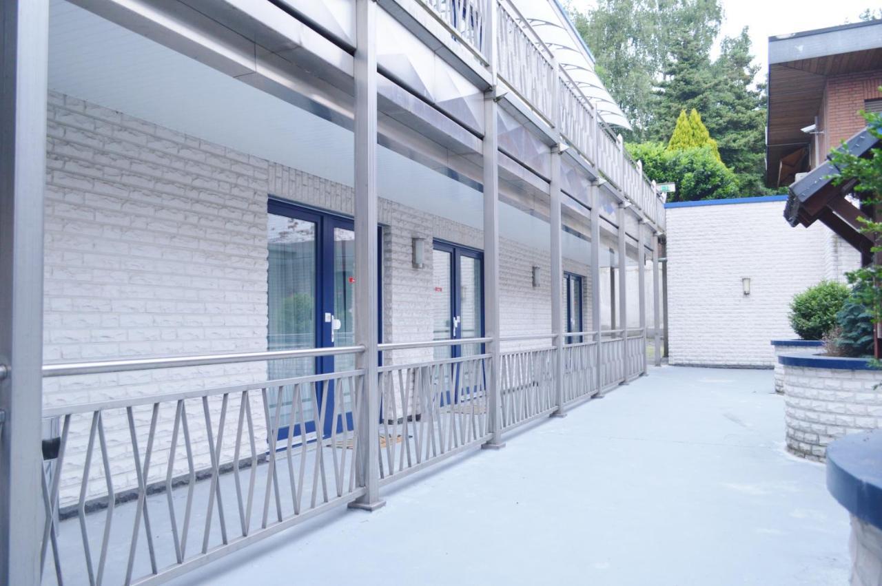 Hotel B8 Voerde Bagian luar foto