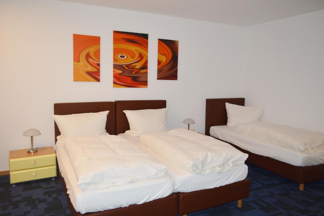 Hotel B8 Voerde Bagian luar foto