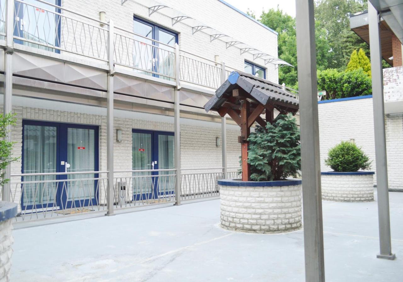 Hotel B8 Voerde Bagian luar foto