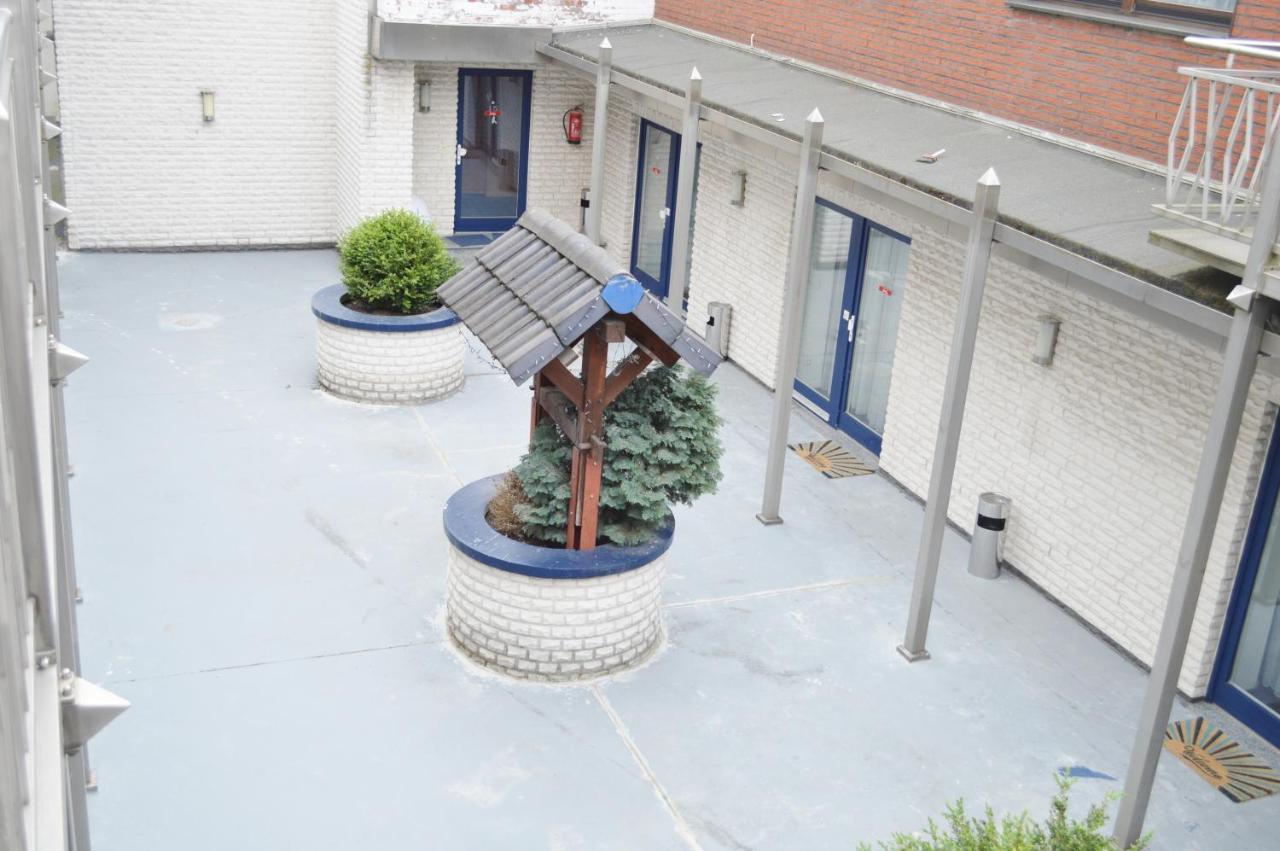 Hotel B8 Voerde Bagian luar foto