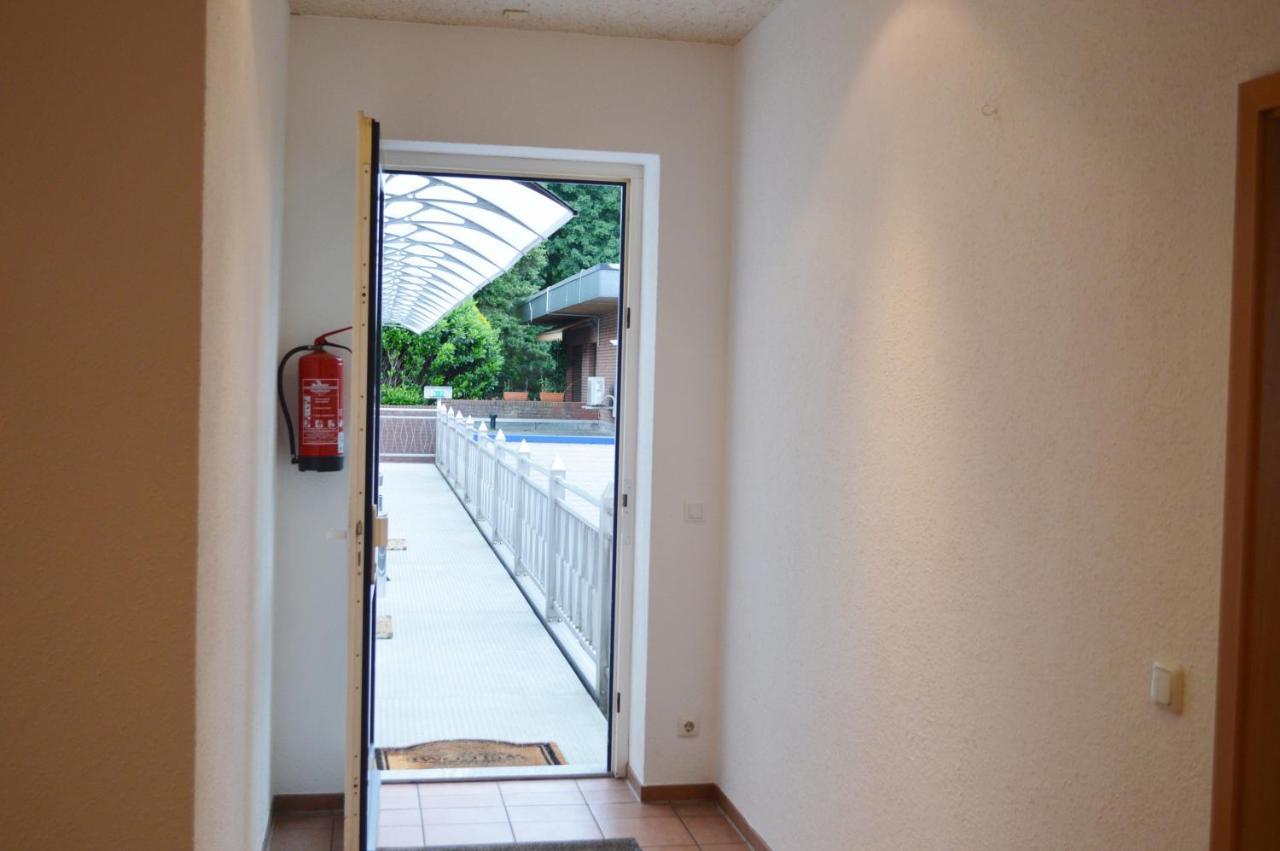 Hotel B8 Voerde Bagian luar foto